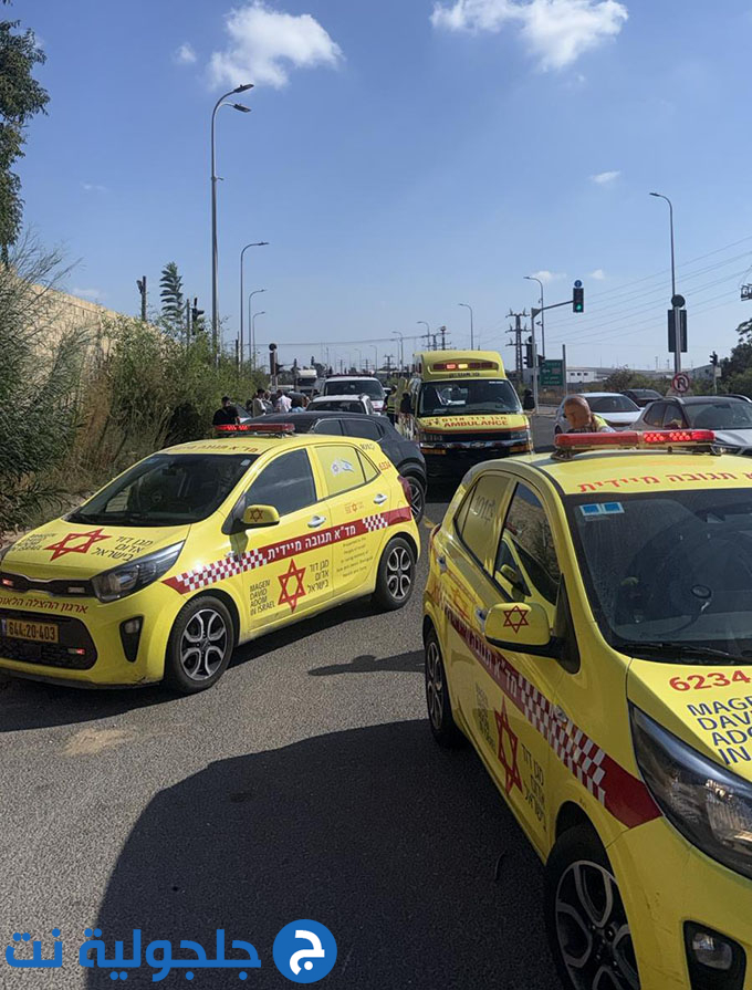 اصابة سائق بجراح بين طفيفة ومتوسطة بحادث طرق ذاتي قرب مدخل جلجولية الغربي